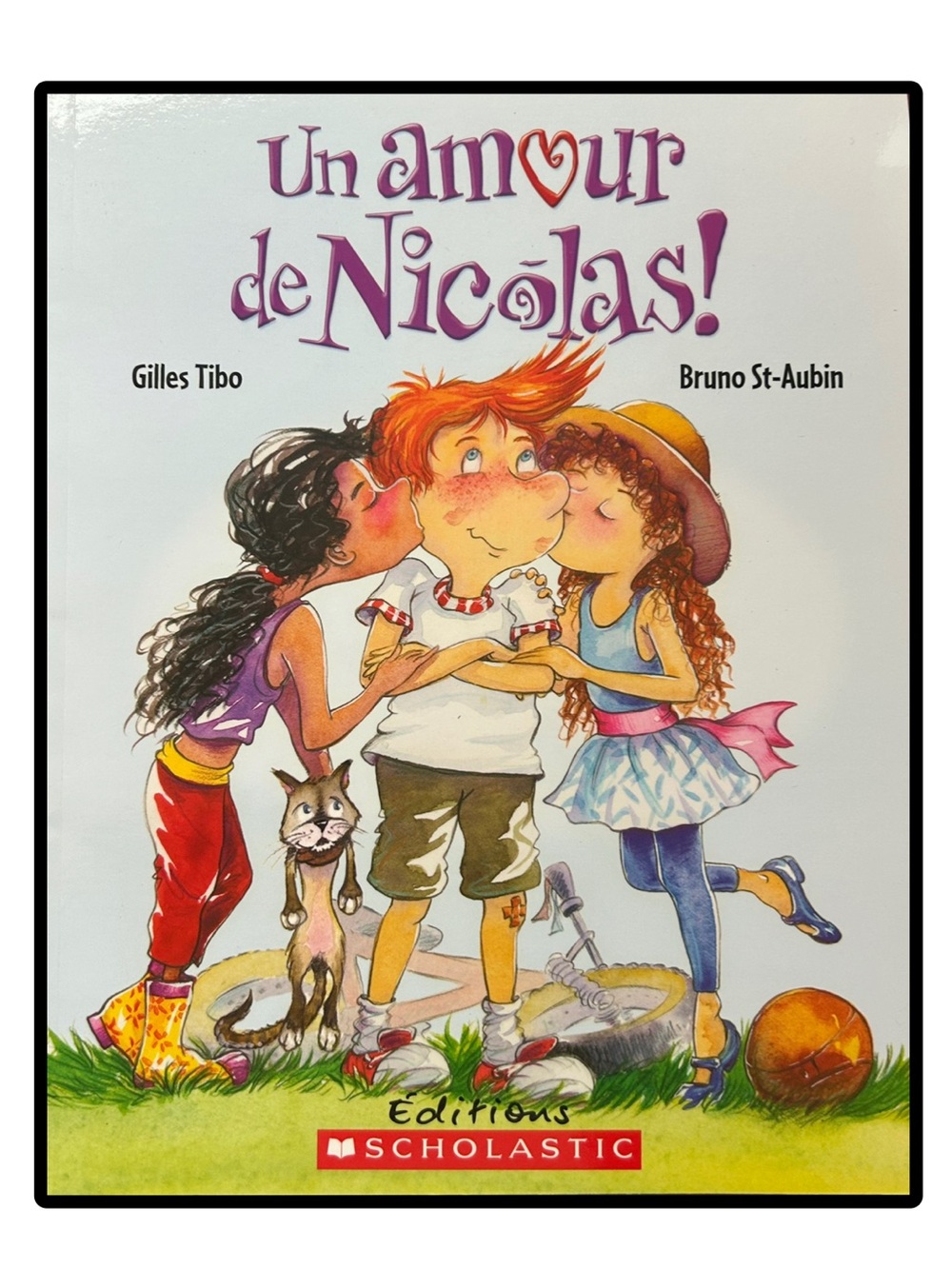 BUNDLE & SAVE 🥅 FRENCH Un amour
de Nicolas! Softcover Book by Giles Tibo